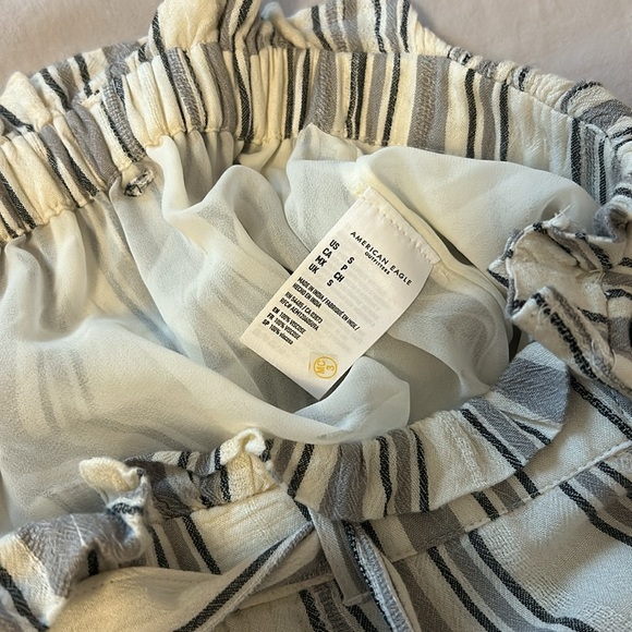 American Eagle striped shorts. Size small - Picture 5 of 5
